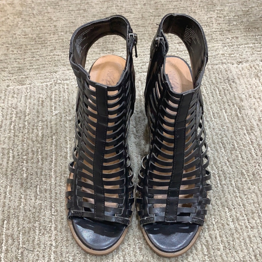 Mossimo Block Heel Sandal, size 7.